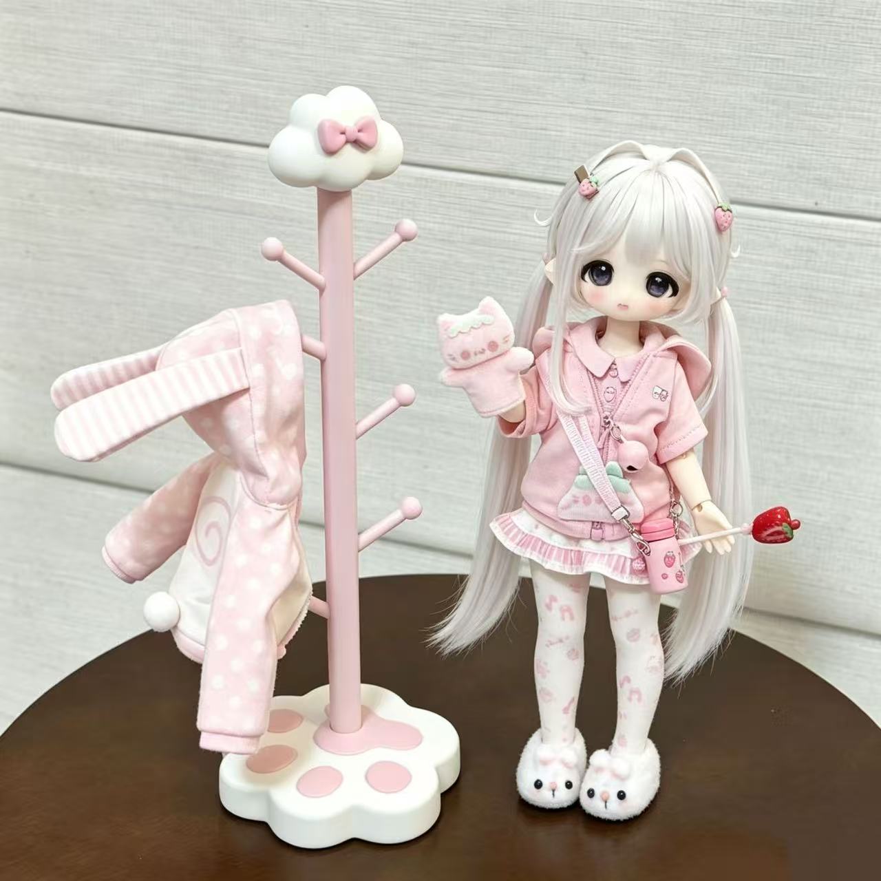 Resin Art Baby - رف ملابس أرضي على شكل مخلب